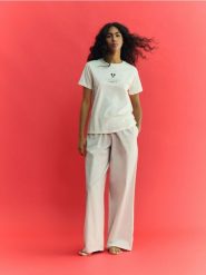 Dwuczęściowa piżama Mickey Mouse - beżowy. Brązowe piżamy damskie Reserved, l, bez wzorów, z bawełny, bez ramiączek. Za 129.99 zł.