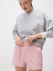 Bawełniane szorty - brudny róż. Czerwone szorty damskie Reserved, l, bez wzorów, z bawełny. Za 39.99 zł.