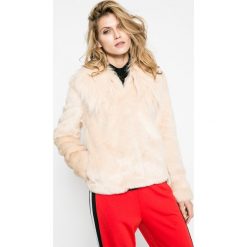 Guess Jeans - Kurtka Agata. Kurtki damskie marki Guess Jeans. W wyprzedaży za 359.90 zł.