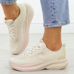 Różowe przewiewne buty damskie McArthur Mc21w. Czerwone obuwie sportowe damskie McArthur, bez wzorów, z dresówki, do biegania. Za 199.00 zł.