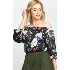 Czarna Bluzka Around and Around. Czarne bluzki damskie Born2be, s, bez wzorów, bez kołnierzyka, bez ramiączek. Za 24.99 zł.