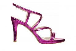 Sandały Bayla-187 587-1127 Fuchsia 187093, Różowy, Skóra ekologiczna - 38. Czerwone sandały damskie Bayla, bez wzorów, z lakierowanej skóry, bez obcasa, na platformie, bez zapięcia. W wyprzedaży za 152.10 zł.