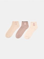 Prążkowane skarpetki z haftowanymi misiami 3 pack - kremowy. Białe skarpety damskie Sinsay, bez wzorów, prążkowane. Za 12.99 zł.