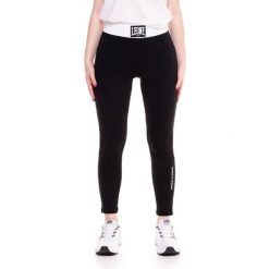 Legginsy z bawełna na co dzień na siłownię. Czarne legginsy damskie LEONE 1947 APPAREL, bez wzorów, z bawełny, na fitness i siłownię. W wyprzedaży za 96.83 zł.