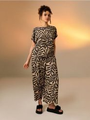 Wiskozowe spodnie wide leg - niebieski. Niebieskie spodnie materiałowe damskie Sinsay, l, bez wzorów, z wiskozy. Za 35.99 zł.