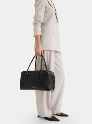 GINO ROSSI Torebka EO-LA321-820-1 Czarny. Czarne torebki do ręki damskie Gino Rossi, bez wzorów, ze skóry, bez dodatków. Za 499.99 zł.