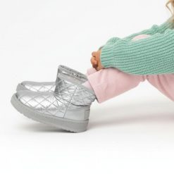 Śniegowce damskie Big Star, cholewka z metalizowanego materiału z pikowanym wzorem i ociepleniem gruba jednolita podeszwa , srebrne, KK374241. Szare śniegowce dziewczęce Big Star, z syntetyku, retro, bez zapięcia. Za 129.00 zł.