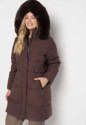 Brązowa Pikowana Kurtka z Kapturem z Futrem i Paskiem w Talii Acendria. Brązowe kurtki damskie Born2be, plus size, bez wzorów, z dzianiny, z kapturem. Za 199.99 zł.