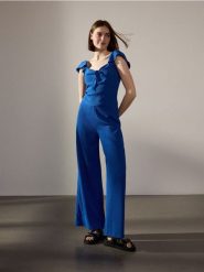 Luźne spodnie w prążek - niebieski. Niebieskie spodnie materiałowe damskie Reserved, l, bez wzorów, z dzianiny. W wyprzedaży za 49.99 zł.