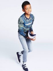 Timberland Bluza T25U09 D Zielony Regular Fit. Zielone bluzy dla chłopców Timberland, bez wzorów, z bawełny, bez ramiączek, bez kaptura. Za 269.99 zł.