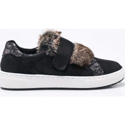 Marco Tozzi - Buty. Szare obuwie sportowe damskie Marco Tozzi, z materiału. W wyprzedaży za 99.90 zł.