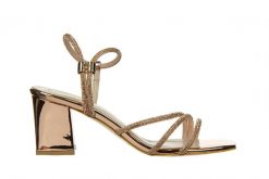 Sandały Bayla-187 ELLA-1705 Rose Mirror 187189, Różowe Złoto, Skóra ekologiczna - 37. Czerwone sandały damskie Bayla, z aplikacjami, z lakierowanej skóry, bez obcasa, na obcasie, bez zapięcia. W wyprzedaży za 224.99 zł.