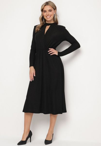 Czarna Koktajlowa Sukienka z Metaliczną Nicią Mianella. Czarne sukienki damskie Born2be, s, z aplikacjami, eleganckie, bez kołnierzyka, bez ramiączek. Za 99.99 zł.