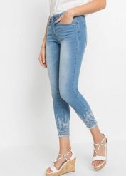 Jeansy o kroju skinny, mid waist, cropped. Niebieskie jeansy damskie bonprix. Za 169.99 zł.
