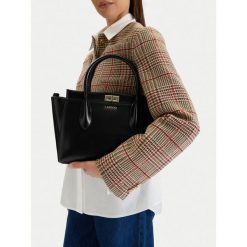 Torebka Lasocki. Czarne torebki do ręki damskie Lasocki, bez wzorów, bez dodatków. Za 169.99 zł.