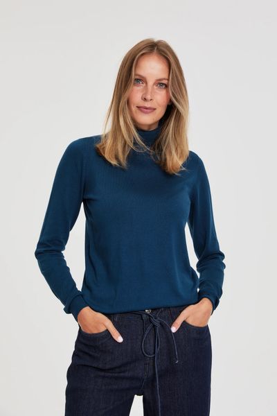Sweter z golfem zielony. Zielone swetry damskie MOODO, l, bez wzorów, z poliamidu, bez kołnierzyka, bez ramiączek, bez kaptura. Za 99.99 zł.