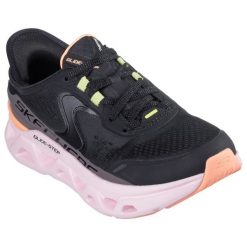 Buty sportowe Skechers Slip-ins Glide Step Altus. Czarne trampki i tenisówki damskie Skechers, bez wzorów, z syntetyku, casualowe, bez zapięcia. Za 496.50 zł.