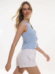 Szorty jeansowe mom high waist - kremowy. Białe szorty damskie Sinsay, bez wzorów, z jeansu, z podwyższonym stanem. Za 49.99 zł.