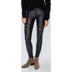 Haily's - Spodnie Mina. Spodnie materiałowe damskie marki Haily's. W wyprzedaży za 99.90 zł.