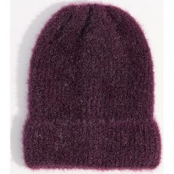 Czapka beanie z połyskującym włosiem - Bordowy. Czerwone czapki i kapelusze damskie Mohito. Za 39.99 zł.