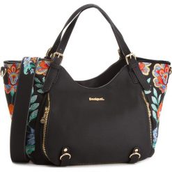 Torebka DESIGUAL - 18WAXP06 2000. Czarne torebki do ręki damskie Desigual, ze skóry ekologicznej. W wyprzedaży za 289.00 zł.