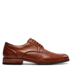 Półbuty Clarks. Czerwone półbuty damskie Clarks, bez wzorów, bez obcasa, na płaskiej podeszwie, bez zapięcia. Za 309.99 zł.