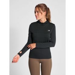 Damska bezszwowa bluza z kapturem Newline Cambrigde. Czarne bluzy damskie Newline, na jesień, xs, bez wzorów, z materiału, z kapturem. Za 336.00 zł.