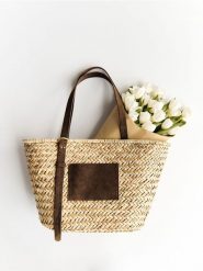 Pleciona torebka shopper - brązowy. Brązowe torebki shopper damskie Reserved, bez wzorów, klasyczne, bez dodatków. Za 179.99 zł.