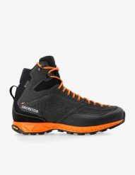 Buty na via ferraty Dachstein Super Ferrata GTX black. Czarne trekkingi męskie Hi-tec. Za 1,000.62 zł.