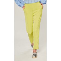 Guess Jeans - Spodnie Eleanor. Jeansy damskie marki Guess Jeans. W wyprzedaży za 299.90 zł.