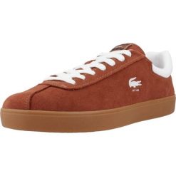 Tenisówki Lacoste Model Baseshot Kolor Brązowy. Brązowe trampki męskie Lacoste, bez wzorów, ze skóry, sportowe, bez zapięcia. W wyprzedaży za 399.00 zł.