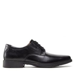 Półbuty Clarks. Czarne eleganckie półbuty Clarks, wizytowe, bez zapięcia. Za 279.99 zł.