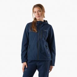 Kurtka shell turystyka damska Swedemount Abisko Shell Rain Jacket wodoodporna. Niebieskie kurtki damskie SWEDEMOUNT, bez wzorów, bez kaptura. Za 599.99 zł.