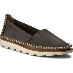 Półbuty CLARKS - Damara Chic 261232194 Black Combi Lea. Czarne półbuty damskie Clarks, z nubiku. W wyprzedaży za 249.00 zł.