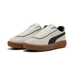 Damskie zamszowe buty sportowe Puma Club Klassika. Białe obuwie sportowe damskie Puma, bez wzorów, z zamszu. Za 327.75 zł.