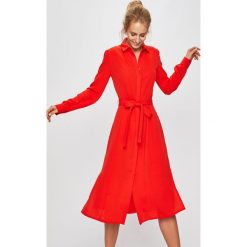 Answear - Sukienka. Sukienki damskie marki ANSWEAR. W wyprzedaży za 169.90 zł.