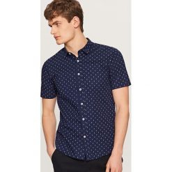 Koszula z mikroprintem slim fit - Granatowy. Niebieskie koszule męskie Reserved. Za 69.99 zł.