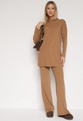 Brązowy Prążkowany Komplet Dzianinowy z Bawełną Sweter z Półgolfem i Spodnie Elweda. Brązowe spodnie materiałowe damskie Born2be, bez wzorów, z bawełny. Za 109.99 zł.