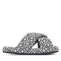 Kapcie Tommy Hilfiger. Białe kapcie damskie Tommy Hilfiger, bez wzorów. Za 209.99 zł.