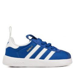Sneakersy adidas. Niebieskie trampki i tenisówki chłopięce Adidas, bez wzorów, bez zapięcia. Za 169.99 zł.