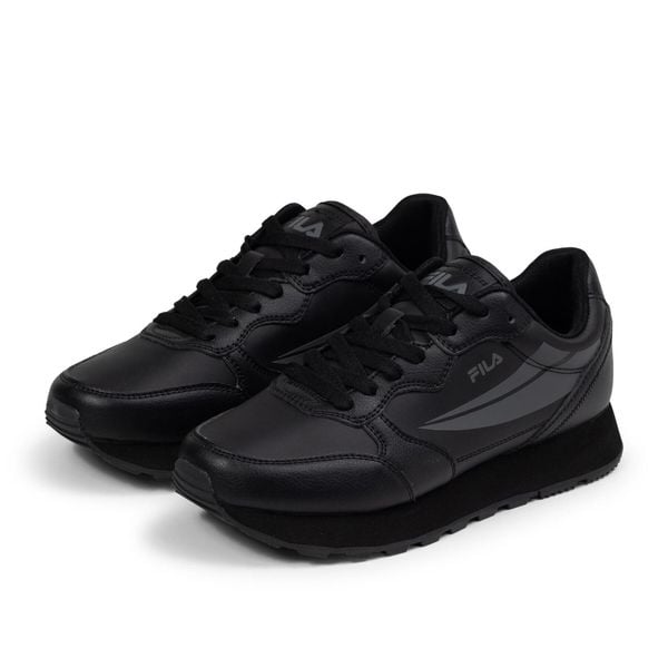 Buty sportowe damskie Fila Hypert. Czarne obuwie sportowe damskie Fila, bez wzorów, z materiału. Za 219.00 zł.