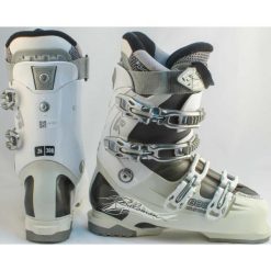 Używane buty narciarskie - SALOMON Divine RS880, 40.5 cm, Stan dobry. Obuwie sportowe damskie Salomon, bez wzorów, narciarskie. Za 320.00 zł.
