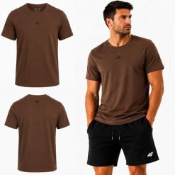 T-SHIRT MĘSKI 4F KOSZULKA SPORTOWA KOLEKCJA LIMITOWANA M3947 SS26. Zielone koszulki sportowe męskie 4f, m, bez wzorów, z bawełny, bez kołnierzyka, bez ramiączek, na fitness i siłownię. Za 116.00 zł.
