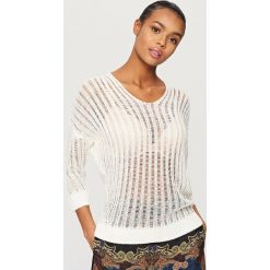 Ażurowy sweter - Kremowy. Kardigany damskie marki Reserved. Za 159.99 zł.