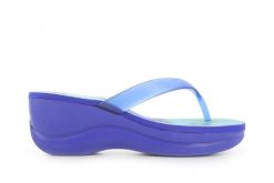 Japonki Dijean 260 982 Abstract Blue, Niebieski, Guma - 40. Niebieskie klapki damskie Dijean, bez wzorów, z gumy, wakacyjne, bez obcasa. W wyprzedaży za 26.10 zł.