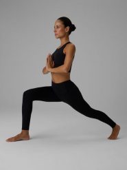 4F Legginsy do jogi szybkoschnące damskie - czarne S. Czarne legginsy damskie 4f, l, bez wzorów, z materiału, z podwyższonym stanem, na fitness i siłownię. Za 149.99 zł.