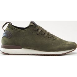 Wysokie buty sportowe camo - Khaki. Buty sportowe męskie marki Cropp. W wyprzedaży za 89.99 zł.