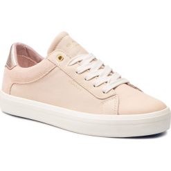 Sneakersy GANT - Baltimore 18531440 Silver Pink G584. Czerwone półbuty damskie GANT, bez wzorów, ze skóry, bez obcasa, na płaskiej podeszwie, bez zapięcia. W wyprzedaży za 279.00 zł.