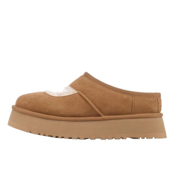 Buty do chodzenia dla dorosłych UGG Bea Mary Jane Chestnut. Brązowe obuwie sportowe damskie UGG, bez wzorów, trekkingowe. Za 639.00 zł.
