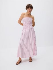 Sukienka maxi w paski - pastelowy róż. Czerwone sukienki damskie Reserved, l, bez wzorów, z bawełny, bez kołnierzyka, bez ramiączek, maxi, rozkloszowane. W wyprzedaży za 59.99 zł.